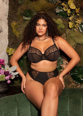 1200x1680-pdp-widescreen-EL301336-JET-cons-Elomi-Lingerie-Namrah-Jet-Underwire-Bandless-Plunge-Bra.jpg