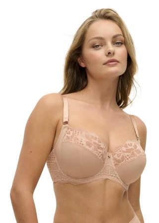 REFLECT_NATURAL-BEIGE_UW-SIDE-SUPPORT-BRA_FL101801_HIGH-WAIST-BRIEF_FL101852_F1_TRADE_3000 .jpg