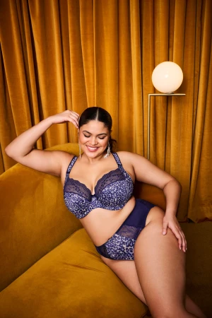 LUCIE_MIDNIGHT_UW-PLUNGE-BRA-STRETCH_EL4490_HIGH-LEG-BRIEF_EL4498_WEB.jpg