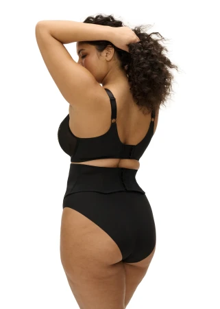 LYRIANA_JET_UW-BRA_EL303705_BRIEF_EL303750_SUSPENDER_EL303791_B2_TRADE_3000_AW26.jpg
